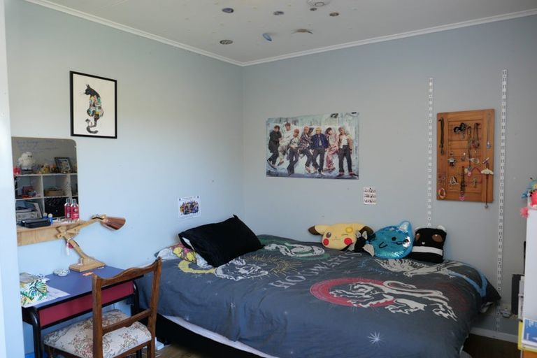 Photo of property in 46 Kaitawa Crescent, Paraparaumu, 5032