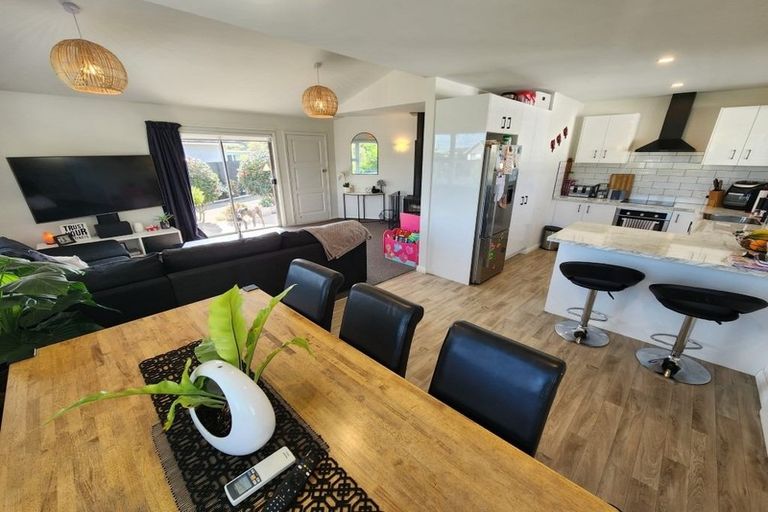 Photo of property in 72 Niven Street, Avondale, Christchurch, 8061