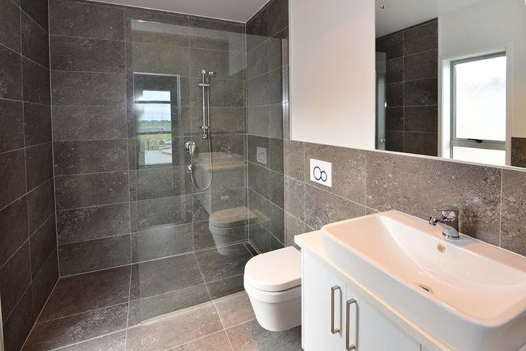 Photo of property in 66 Maire Road, Orewa, 0931