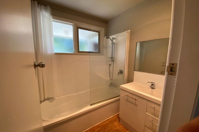 Photo of property in 5 Nyton Place, Bryndwr, Christchurch, 8053