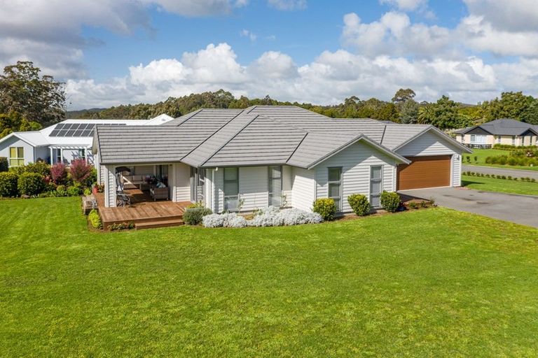 Photo of property in 1 Hoults Way, Kerikeri, 0230