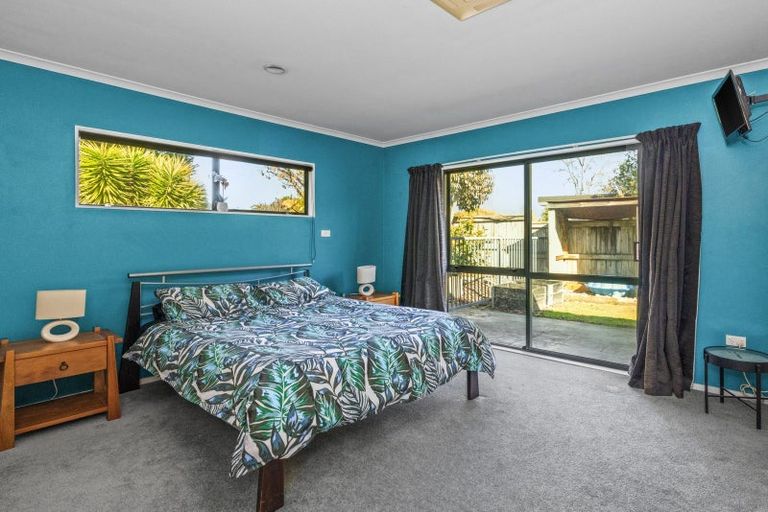 Photo of property in 17 Penlington Place, Havelock North, 4130