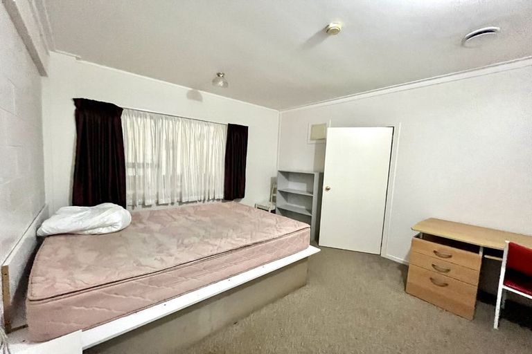 Photo of property in 200 Clovelly Road, Bucklands Beach, Auckland, 2012