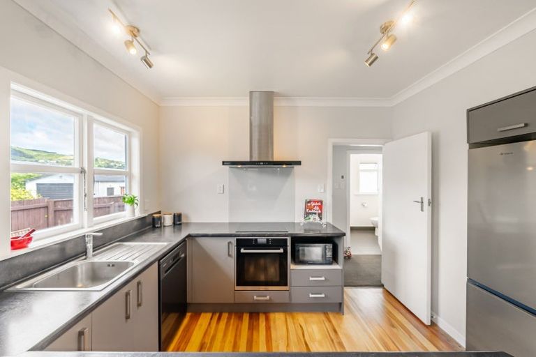 Photo of property in 342 Main Road, Tawa, Wellington, 5028