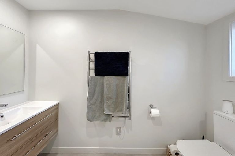 Photo of property in 9 Grange Street, Winton, 9720