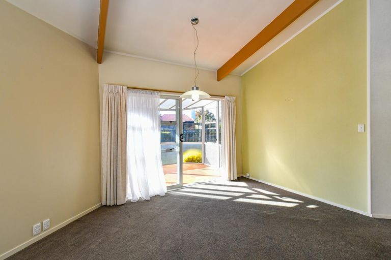 Photo of property in 350c Great South Road, Opaheke, Papakura, 2113