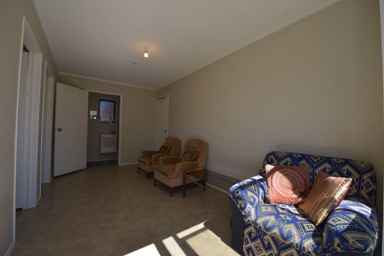 Photo of property in 2/83 Templeton Place, Clendon Park, Auckland, 2103