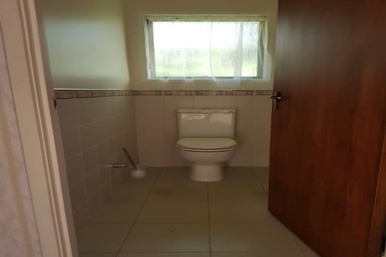 Photo of property in 907 Beach Road, Waiake, Auckland, 0630