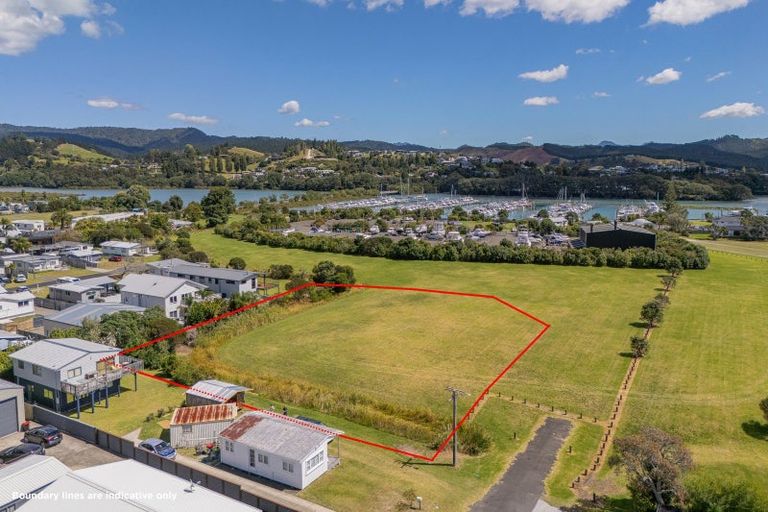 Photo of property in 109 Mako Road, Whangamata, 3620