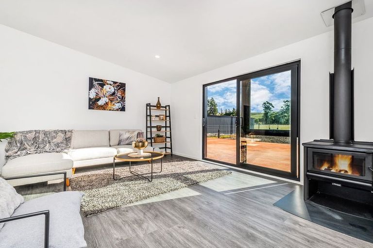 Photo of property in 3124 Coaltrack Road, Coalgate, 7673