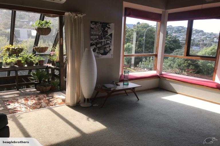 Photo of property in 6a Woodford Way, Crofton Downs, Wellington, 6035