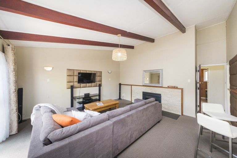 Photo of property in 41 Churchill Avenue, Hokowhitu, Palmerston North, 4410