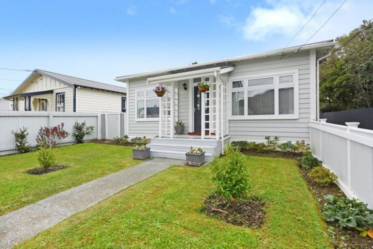 Photo of property in 53 Awamutu Grove, Waiwhetu, Lower Hutt, 5010