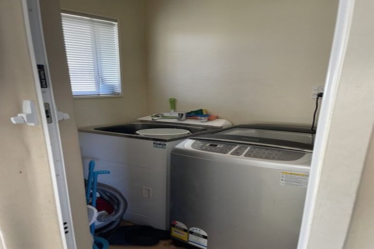 Photo of property in 83 Lynwood Road, New Lynn, Auckland, 0600