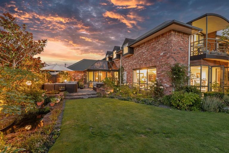 Photo of property in 83 Leinster Road, Merivale, Christchurch, 8014
