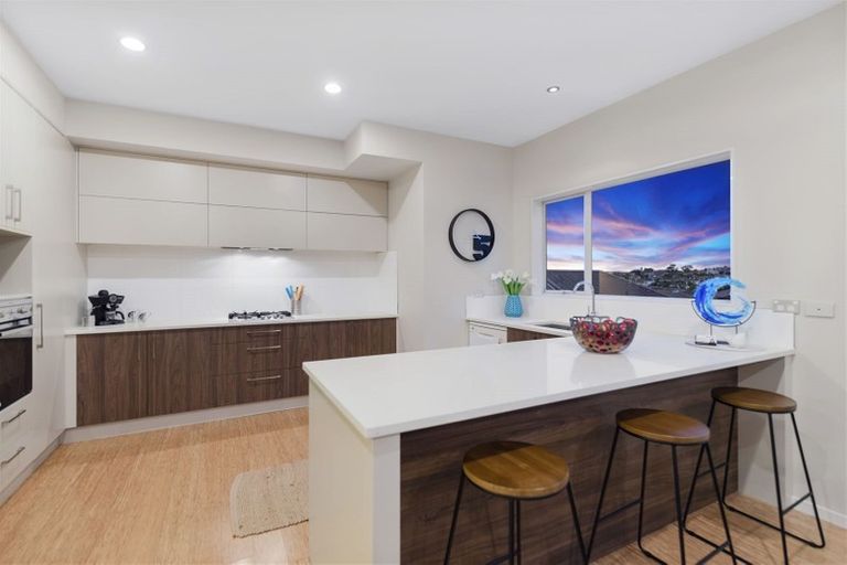 Photo of property in 20 Mulroy Place, Pinehill, Auckland, 0632