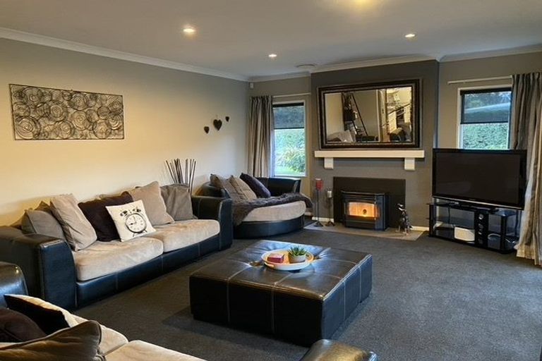 Photo of property in 8 Rossington Drive, West Melton, 7618