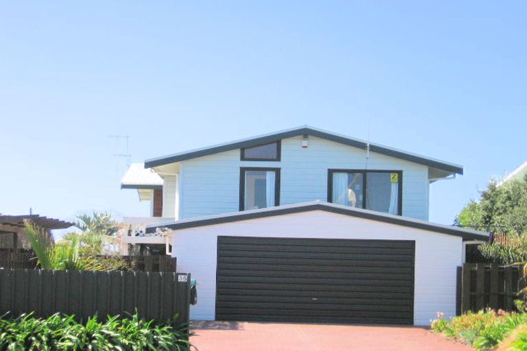 Photo of property in 35 Karewa Parade, Papamoa Beach, Papamoa, 3118