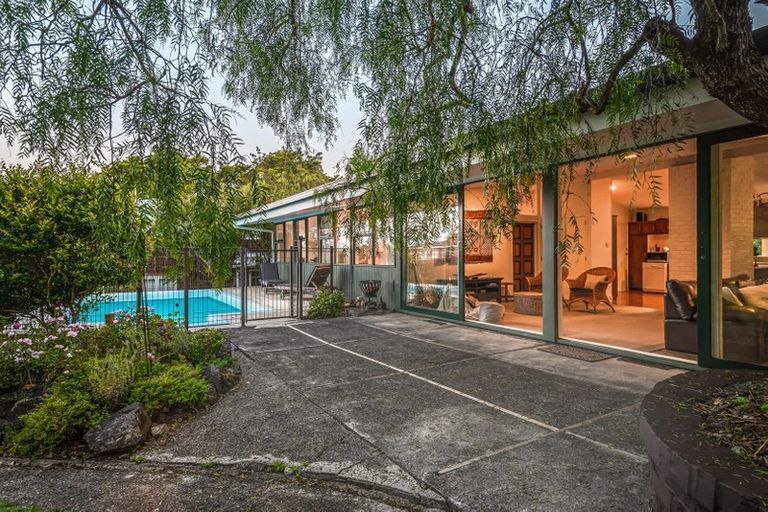 Photo of property in 230 Onewa Road, Birkenhead, Auckland, 0626