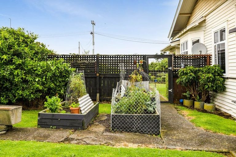 Photo of property in 8 Lincoln Street, Patea, 4520
