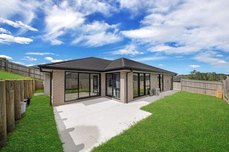 Photo of property in 36 Leathem Crescent, Pokeno, 2402