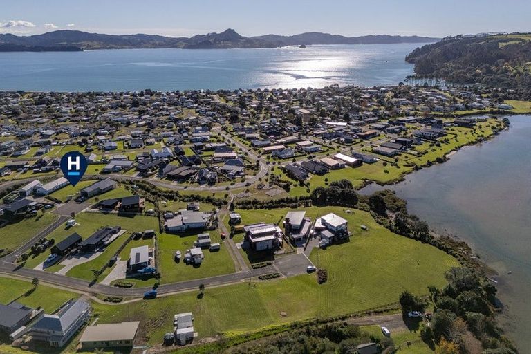 Photo of property in 7 Joyce Harsant Place, Cooks Beach, 3591