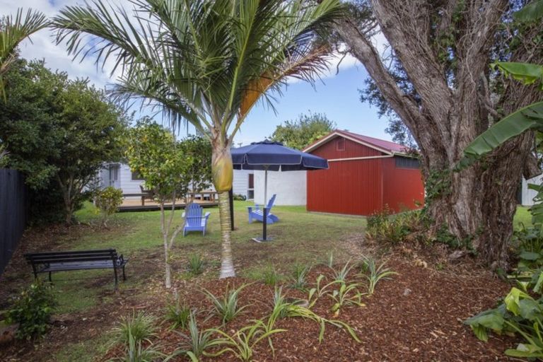 Photo of property in 31 Harbour View Road, Point Wells, 0986