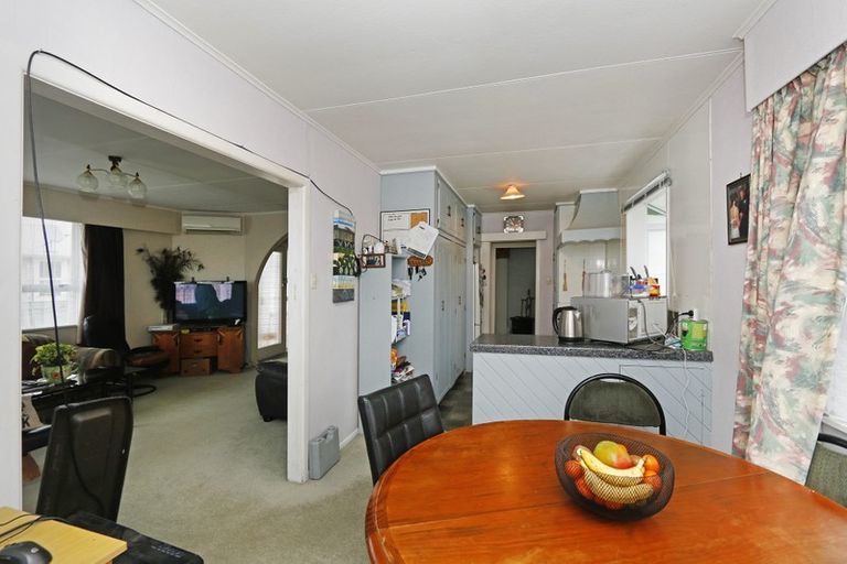 Photo of property in 15 Murray Avenue, Hawera, 4610