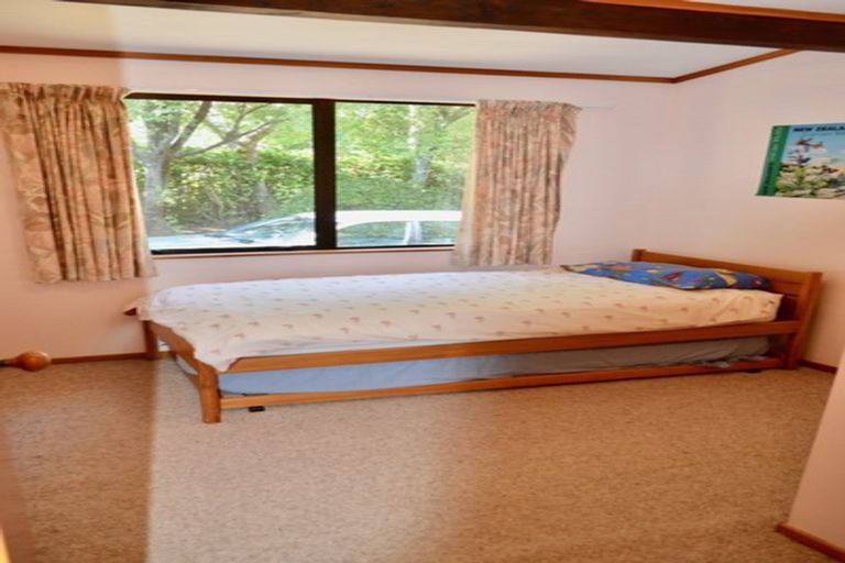 Photo of property in 32 Wi Pere Street, Manakau, 5573