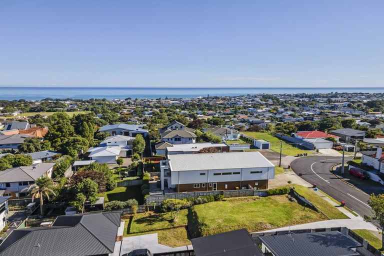 Photo of property in 28 Lismore Street, Strandon, New Plymouth, 4312