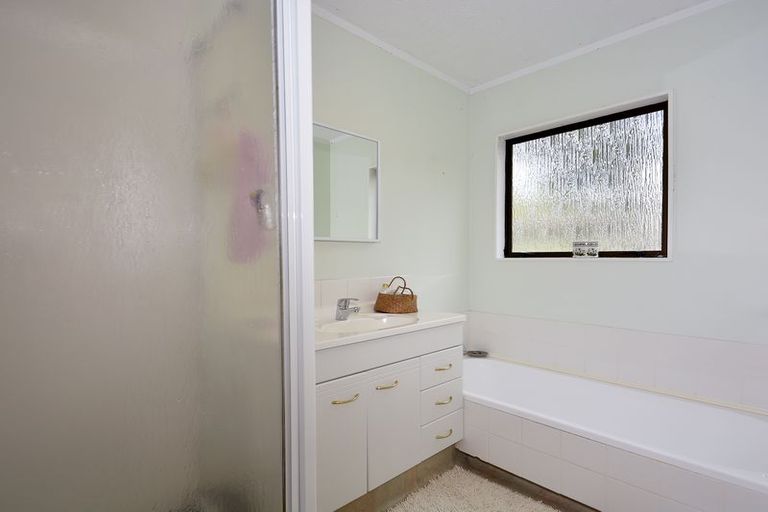 Photo of property in 8 Cumberland Crescent, Welcome Bay, Tauranga, 3112