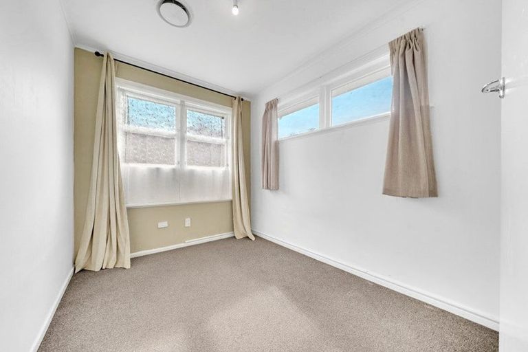 Photo of property in 52 Seymour Road, Sunnyvale, Auckland, 0612