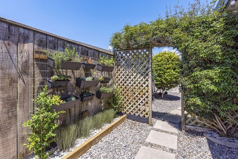 Photo of property in 10 Glen Loch Place, Paraparaumu, 5032