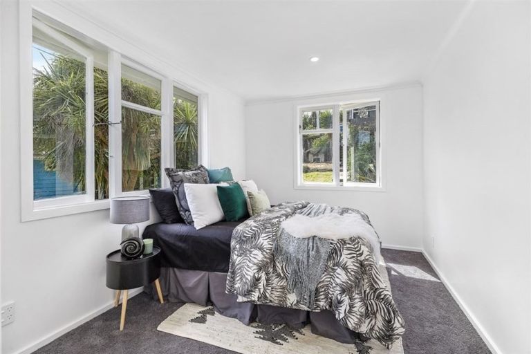 Photo of property in 6 Spur Grove, Titahi Bay, Porirua, 5022