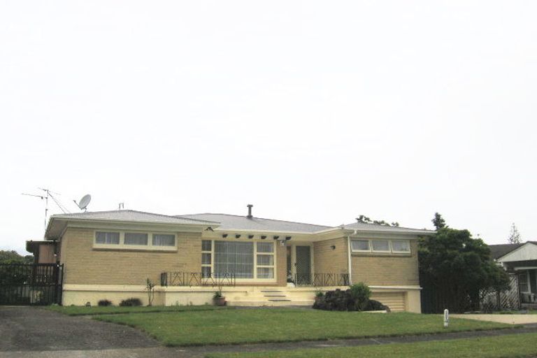 Photo of property in 8 Fausett Avenue, Pukekohe, 2120