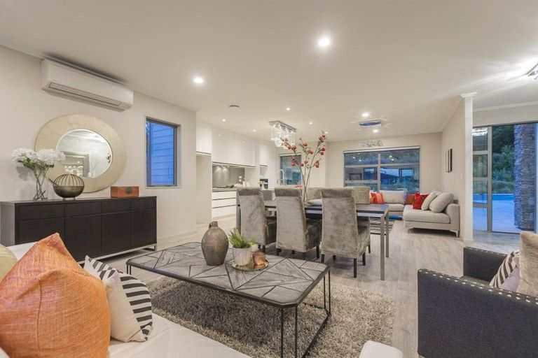 Photo of property in 31 Drumbuoy Drive, Flat Bush, Auckland, 2019