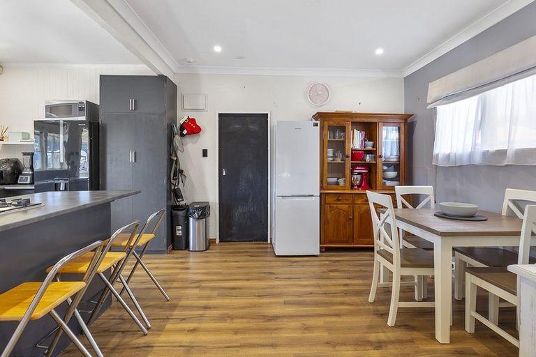 Photo of property in 69 Main Road, Titahi Bay, Porirua, 5022