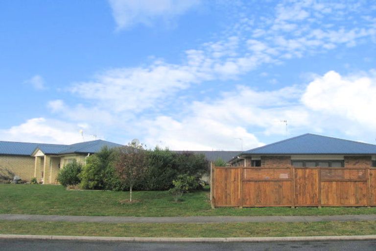 Photo of property in 1 Kittyhawk Place, Melville, Hamilton, 3206