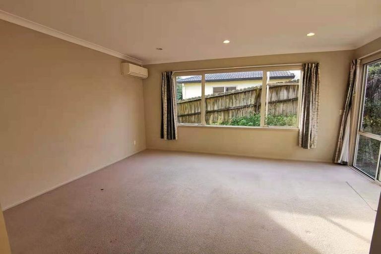 Photo of property in 40 Mandeville Place, Unsworth Heights, Auckland, 0632
