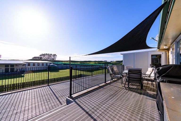 Photo of property in 140 Lake Road, Himatangi, Foxton, 4891