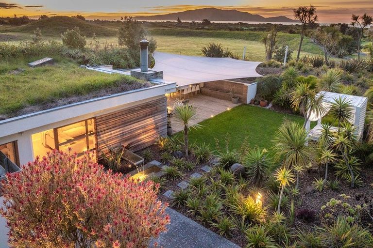 Photo of property in 155 Paetawa Road, Peka Peka, Waikanae, 5391