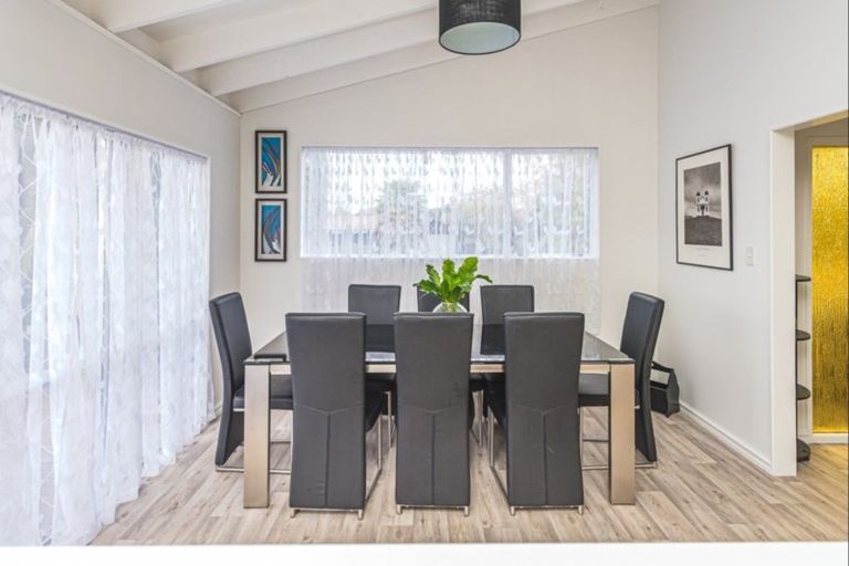 Photo of property in 2 Photinia Place, Aramoho, Whanganui, 4500