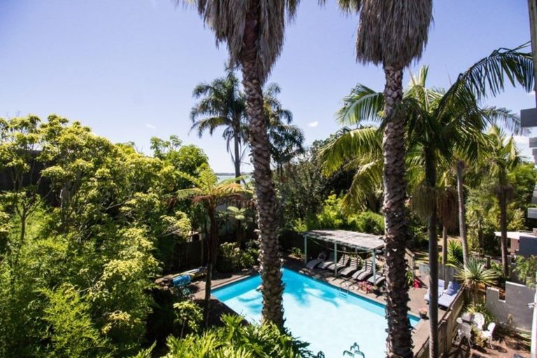 Photo of property in 3/73 Princes Street, Northcote Point, Auckland, 0627