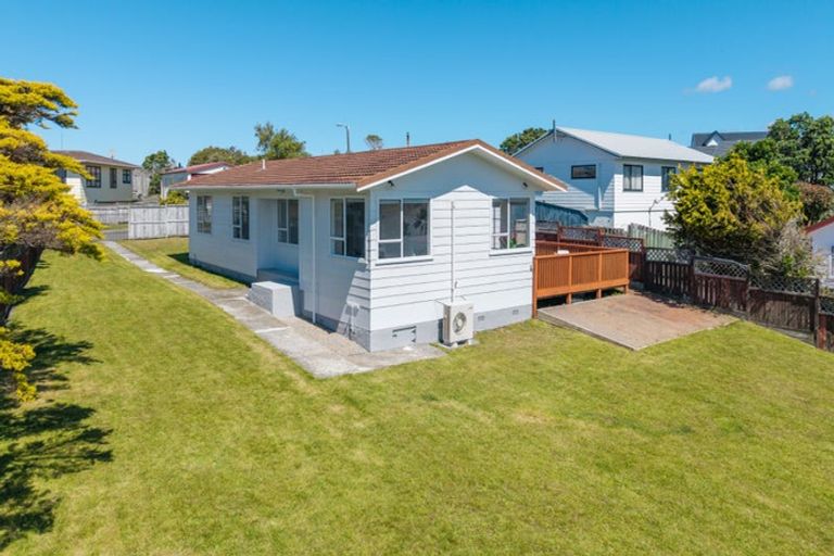 Photo of property in 4 Maraval Crescent, Grenada Village, Wellington, 6037