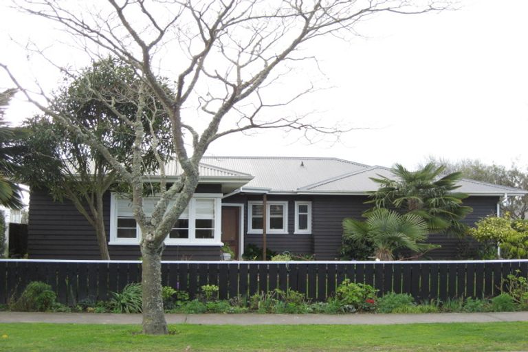 Photo of property in 15 Gillean Street, Havelock North, 4130