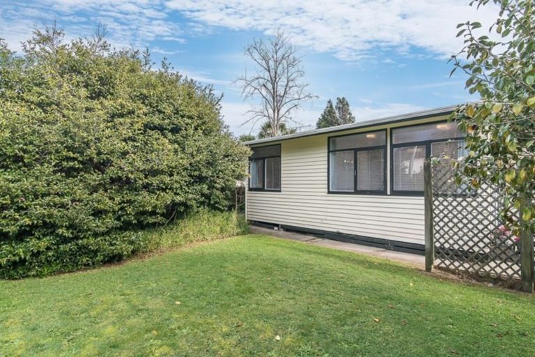 Photo of property in 5 Aorangi Road, Paraparaumu, 5032