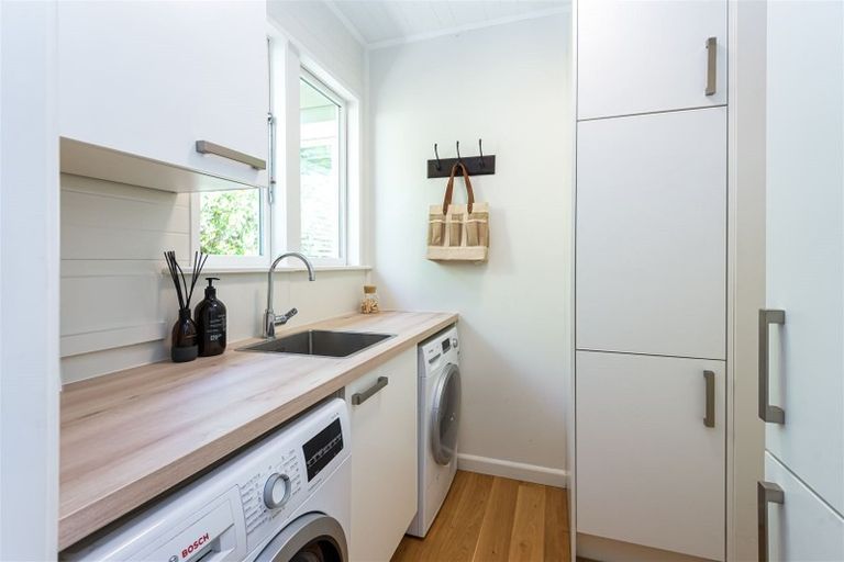 Photo of property in 52 Saint Andrews Hill Road, Mount Pleasant, Christchurch, 8081