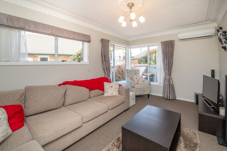 Photo of property in 26 Pembroke Street, Avondale, Christchurch, 8061