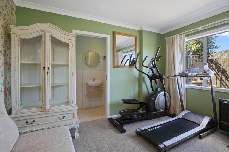 Photo of property in 17 Arthur Carwen Place, Pukekohe, 2120