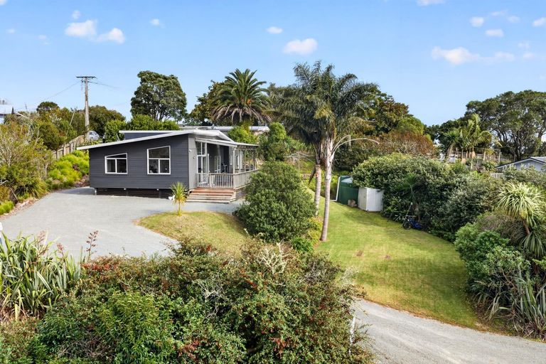 Photo of property in 16 Settlement Road, Kaiwaka, 0573
